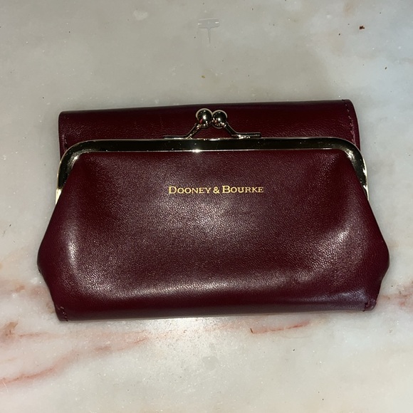 RARE Vintage Dooney & Bourke Burgundy Kiss Lock wallet - Picture 3 of 7